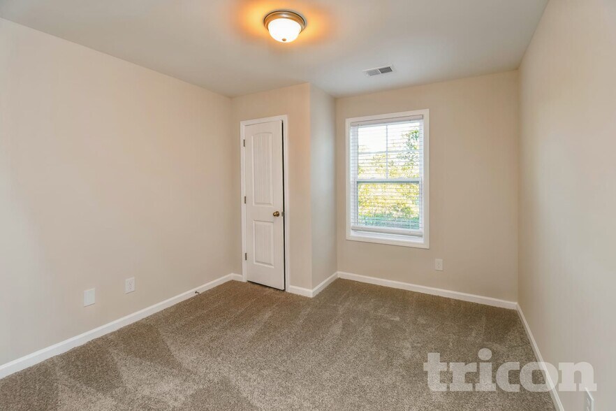 Building Photo - 937 Dawsons Park Wy