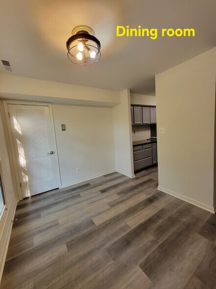 Building Photo - 3332 Woodburn Village Dr
