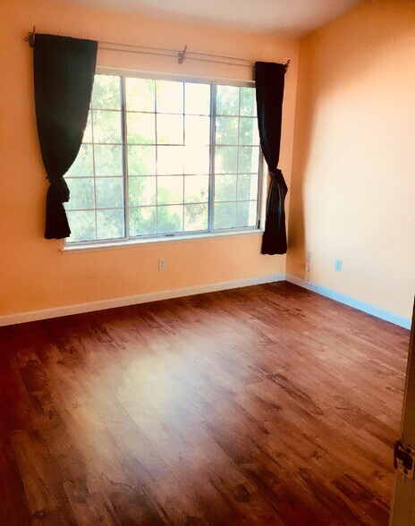 Building Photo - 342 Montecito Way