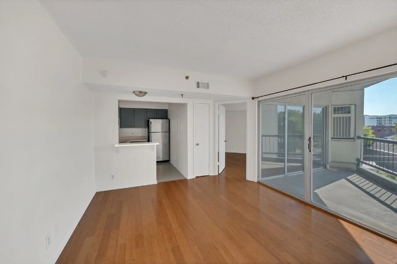 Building Photo - 900 19th Ave S