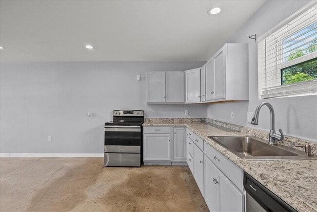 Building Photo - 6602 Prino Rd