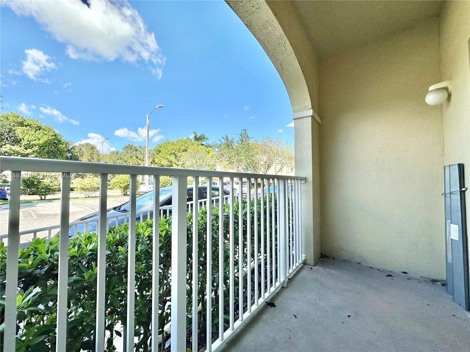 Building Photo - 10870 NW 88th Ter