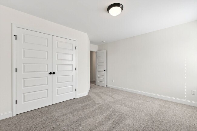 Building Photo - Modern and Charming 3-Bedroom Cul-de-Sac Home in Clayton!