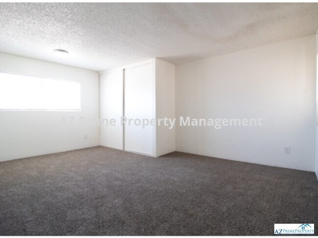 Building Photo - 3421 W Dunlap Ave