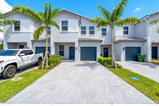 Building Photo - 105 SW 184th Pl