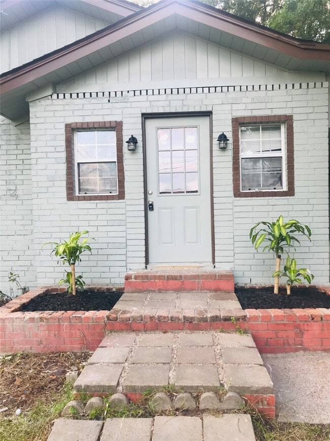 Primary Photo - 250 Stephenson Dr