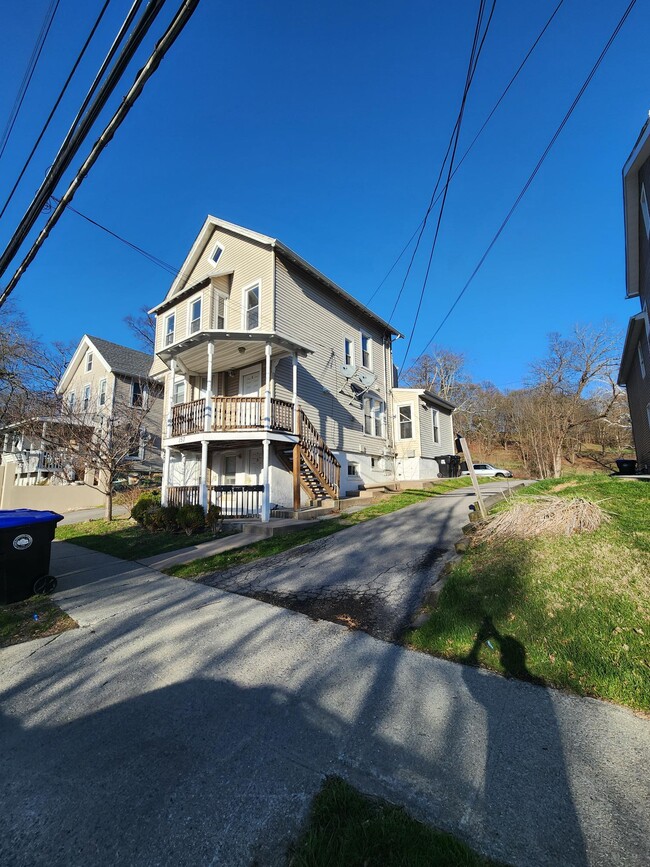 Building Photo - 157 N Clinton St
