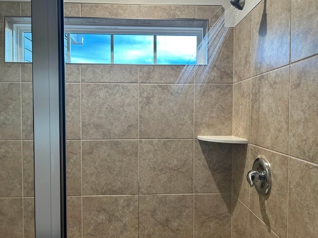 Building Photo - 424 Willowshire Ct