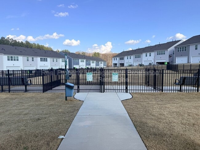 Building Photo - 828 Old Tarboro Rd