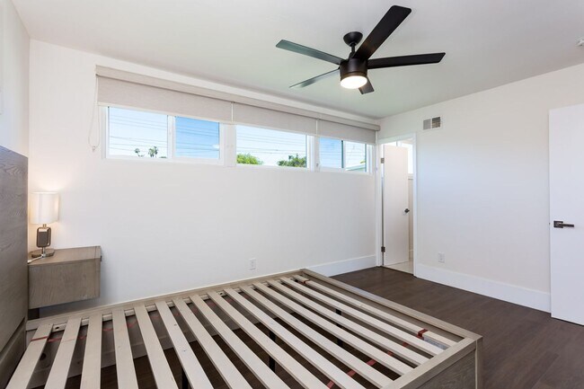 Building Photo - Contemporary Birdland Residence