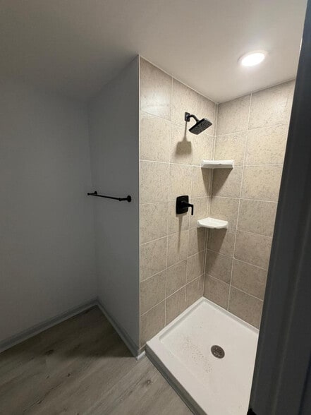 Building Photo - Room in House on Zachary Dr