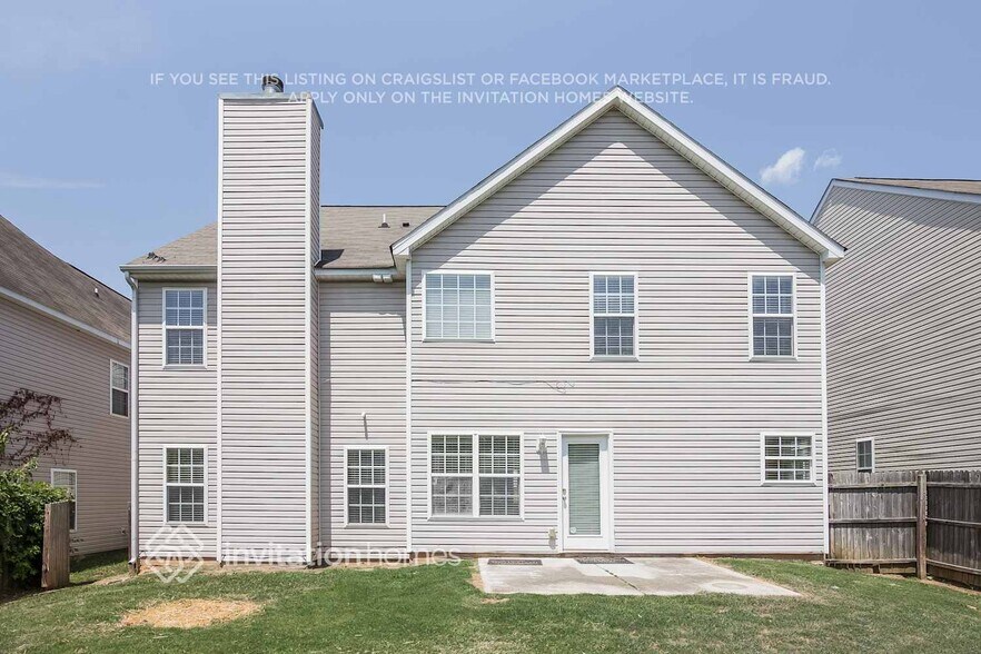 Building Photo - 8422 Oak Dr