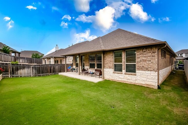 Building Photo - 2921 Zelma Dr