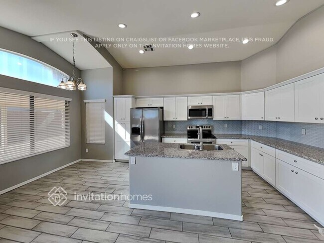 Building Photo - 14943 W Maui Ln