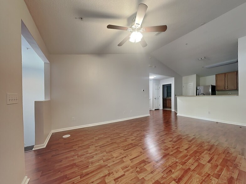 Building Photo - 575 Oakleaf Plantation Pkwy