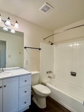 Building Photo - Spacious 5-Bedroom Single-Family Home with Fenced Yard & Garage