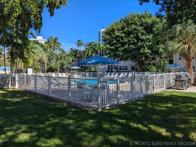 Building Photo - 1481 S Ocean Blvd