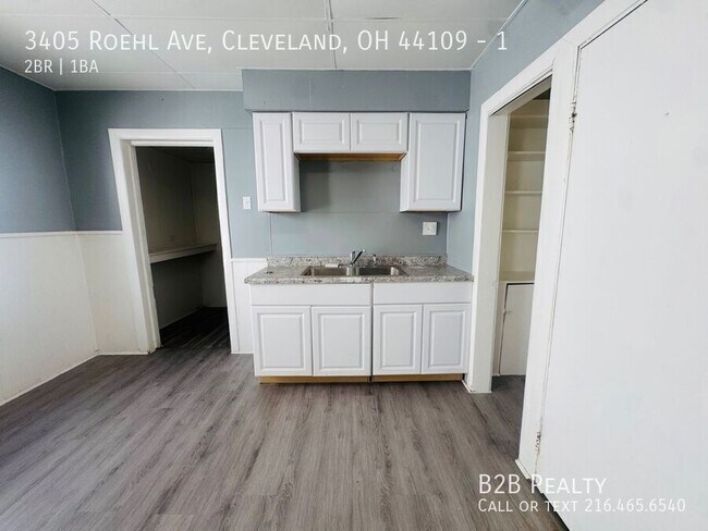 Building Photo - 3405 Roehl Ave