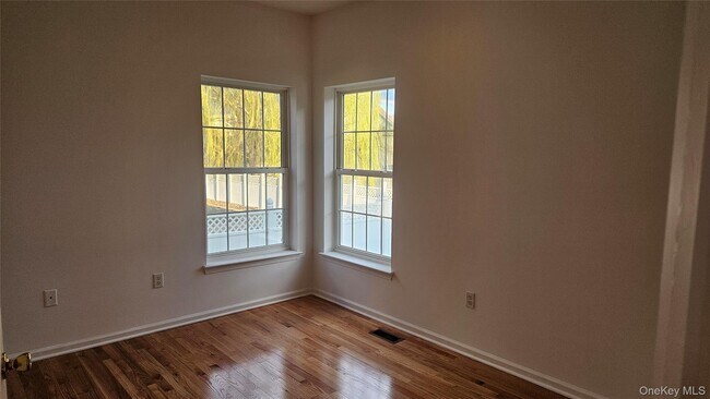 Building Photo - 2719 Colonial Dr