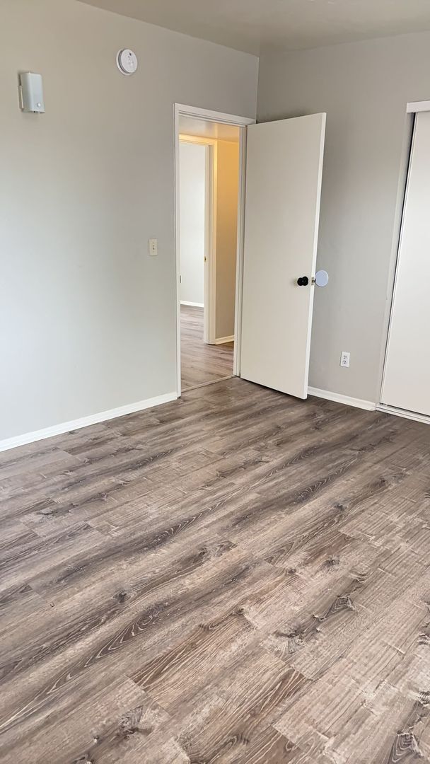 Building Photo - Beautiful 3 bedroom, 2 bath townhouse available