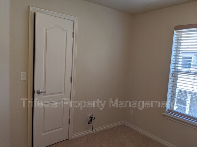 Building Photo - 5551 W 29th St
