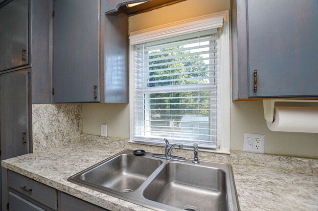 Building Photo - 2-Bedroom Retreat on Country Haven Lane – ...