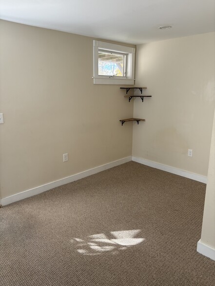 Building Photo - 94 Main St