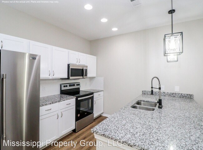 Building Photo - 3 br, 3 bath House - 234 Town Center Drive