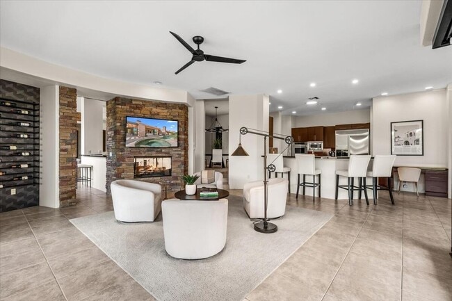 Building Photo - 50380 Vía Serenidad