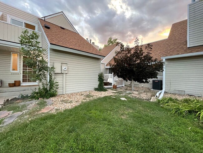 Building Photo - Spacious 2bed/2bath Condo in Aurora