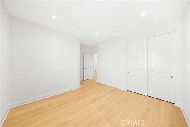 Building Photo - 68 Henson