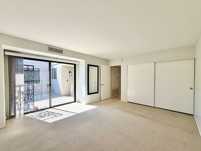 Building Photo - 34983 Mission Hills Dr