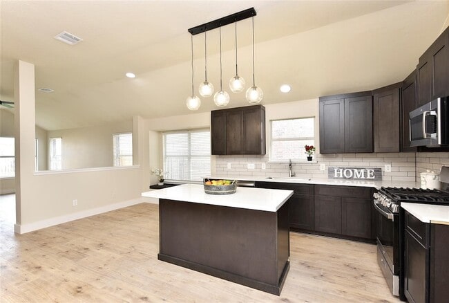 Building Photo - 7715 Butler Lakes Ct