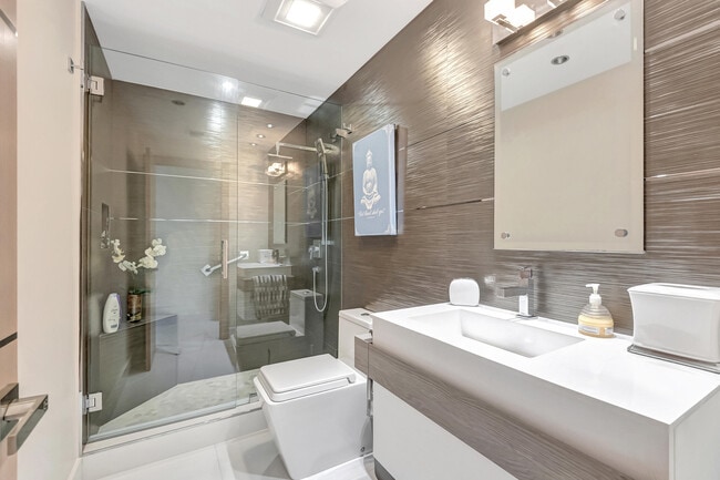 Building Photo - 4301 N Ocean Blvd