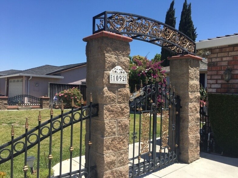 Building Photo - 1092 Keldon Dr