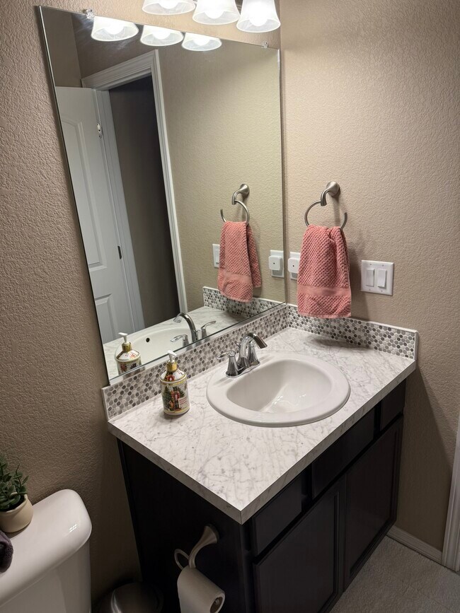 Building Photo - 9958 Golf Crest Dr
