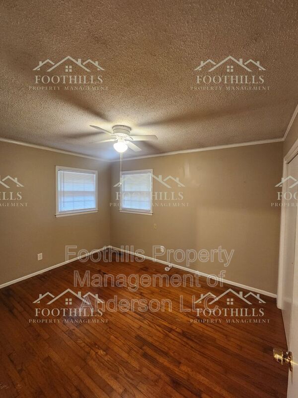 Building Photo - 413 Spring Park Dr