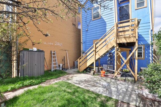 Building Photo - 2290 San Pablo Ave
