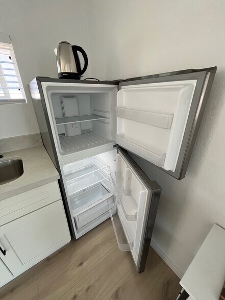 Building Photo - 10057 San Juan Ct