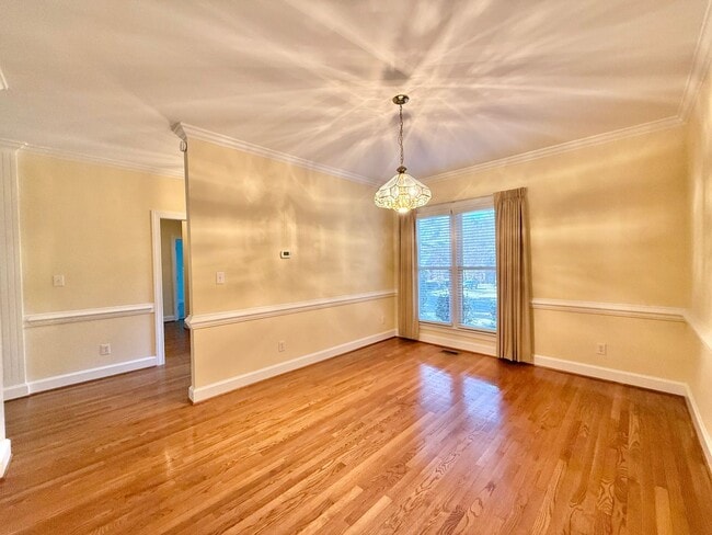 Building Photo - Charming 3BD, 2BA Raleigh Ranch-Style Home in a Quiet Neighborhood Near Crabtree Valley Mall, RDU...