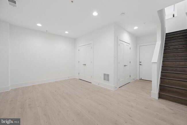 Building Photo - 11344 Emerald Park Rd