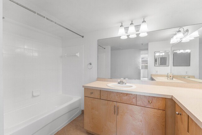 Building Photo - 900 Scotia Dr