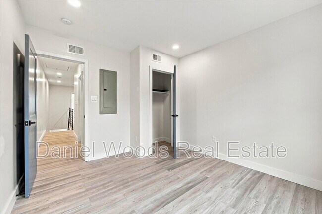 Building Photo - 944 W Lycoming St