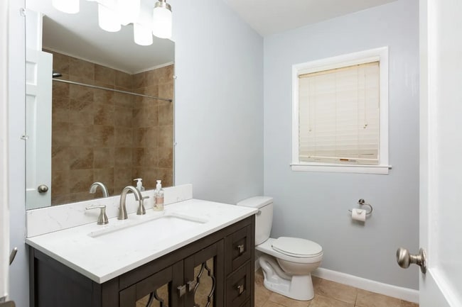 Building Photo - 4417 Saunders Ave