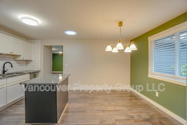 Building Photo - 12509 NE 35th St