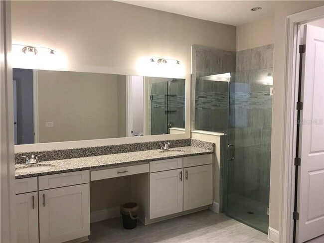 Building Photo - 8896 Bismarck Palm Dr