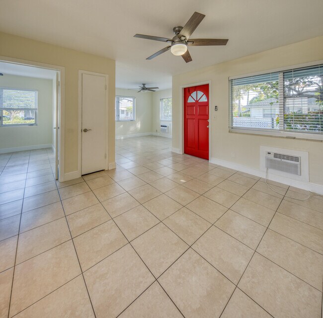 Building Photo - 101 S Palmway