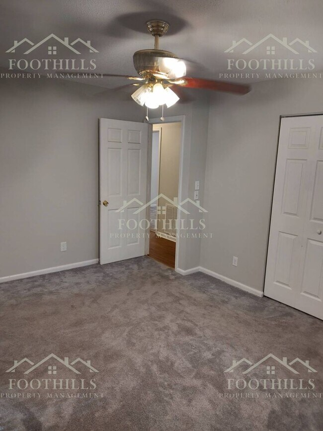 Building Photo - 3-bedroom, 2-bath home located in Pendleton