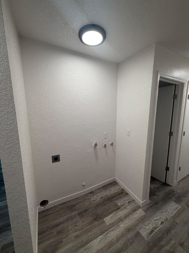 Building Photo - Price Drop !!Newly Remodeled Home for Lease 412 N Street, Merced, CA 95341