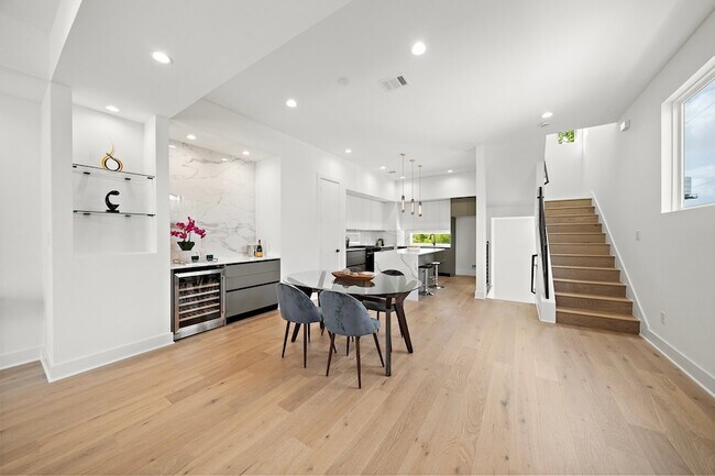 Building Photo - 1607 Barbee St